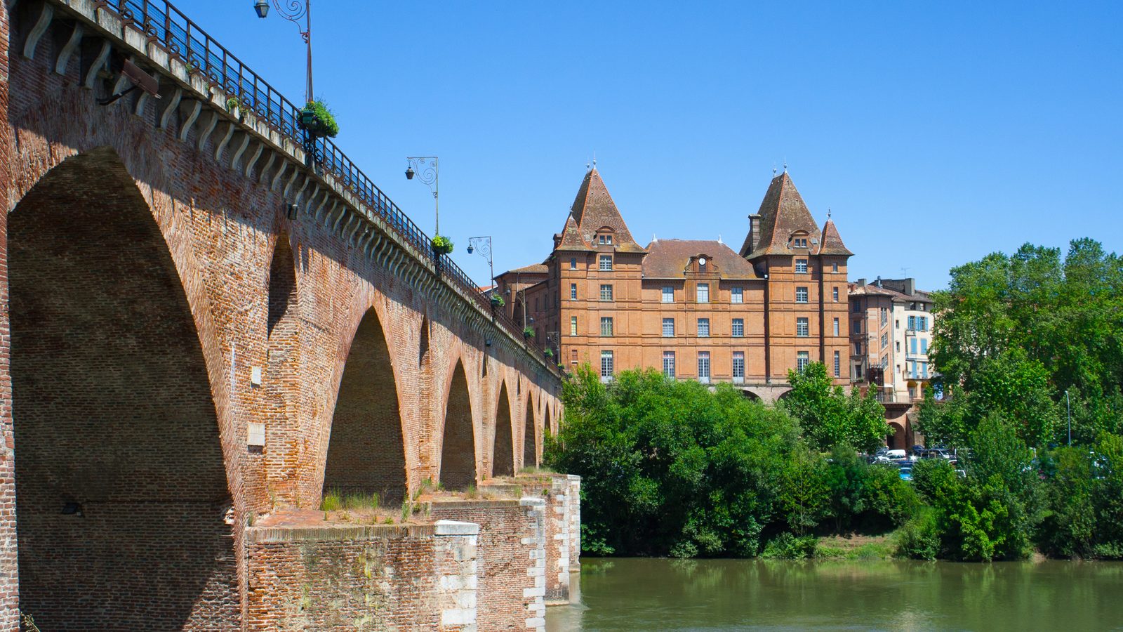 Le Pont Vieux de Montauban dans le Tarn-et-Garonne